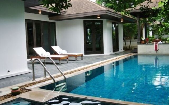 Phuket Ratchamaka Pool Villa