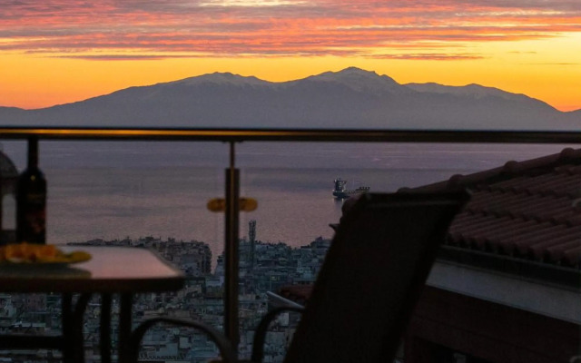 Stunning city view apt & parking space at Old town