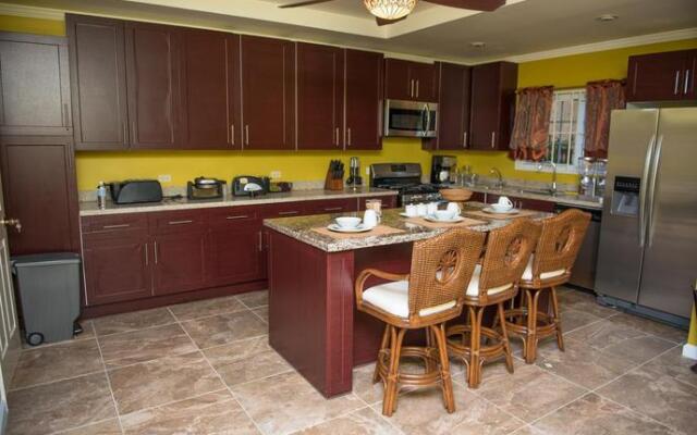 Villa Sweet Villa