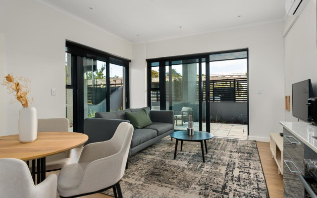 Newlands Peak Aparthotel