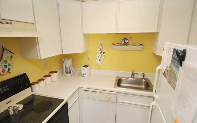 Gullway Villas 2628 202A 2 Br condo by RedAwning