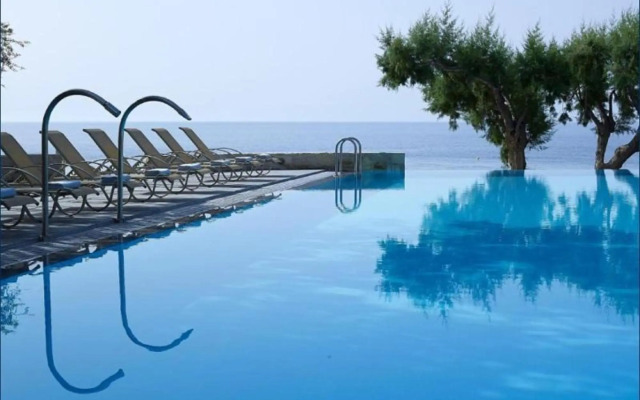 Kakkos Bay Hotel & Bungalows
