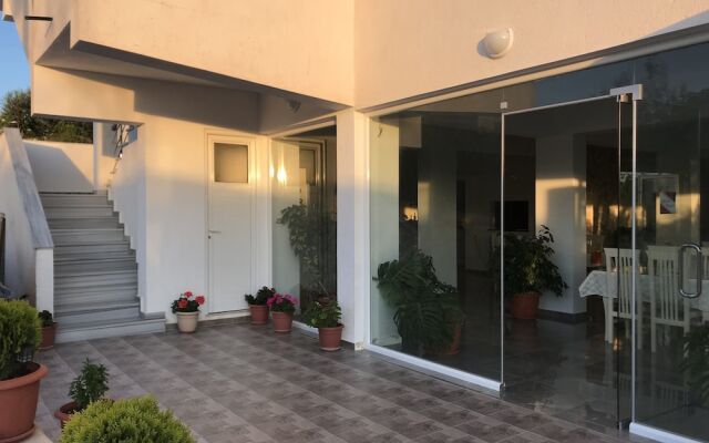 Aleksander Apartments