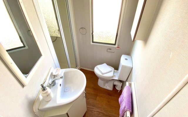 Stunning 3-bed Caravan in Clacton-on-sea