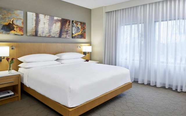 Renaissance Chicago Glenview Suites Hotel