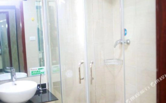 Nanyang Chaofan International Business Hotel (Yixingxuan Branch)