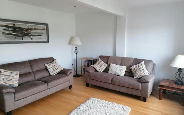 4 Clifden Court
