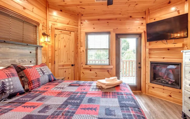 4 Bedroom Cabin for 14