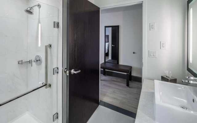 DoubleTree by Hilton Sarasota Bradenton Airport