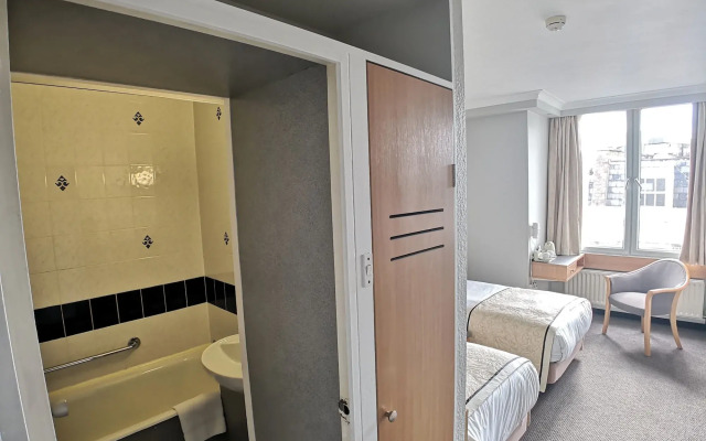 Lancaster Hall Hotel
