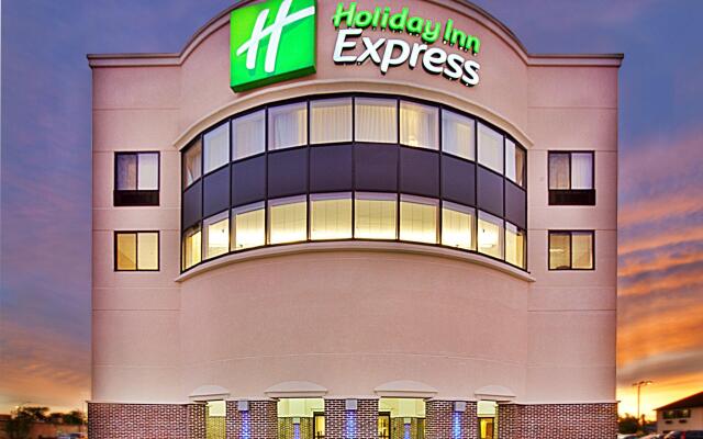 Holiday Inn Express Waterloo-Cedar Falls