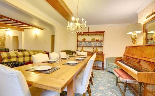 Pentre Farmhouse