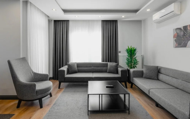 Duplex w Balcony Terrace 5 min to Beach