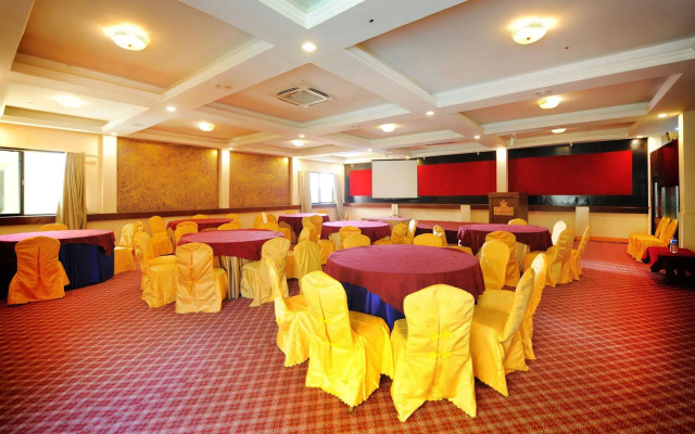 Yellow Pagoda Hotel