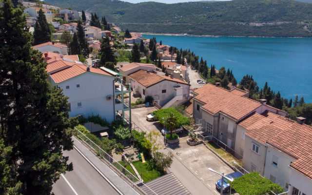 Apartments & rooms Leon