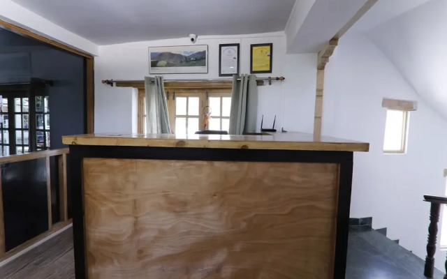 OYO 40939 White House Bnb
