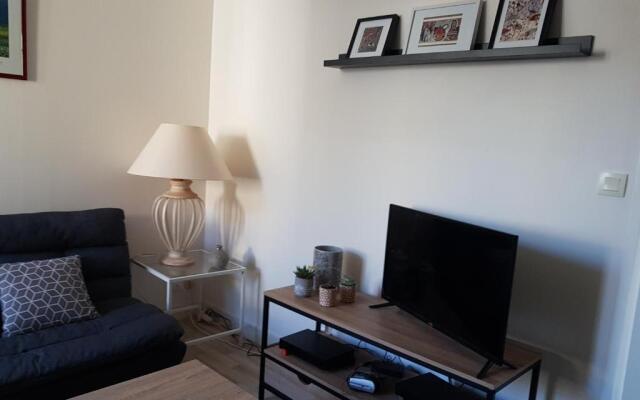 Les Gravelots (Adults Only)