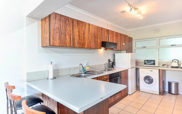 Mouille Point Mountain View 2 Bedroom