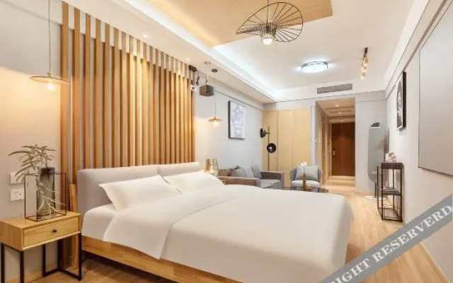 The Romantic hotel(Daminghu store, Jinan)