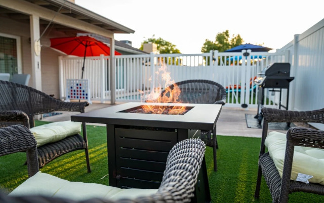 Mcnair Chandler 4 Bedroom Home by RedAwning