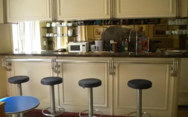 Ares City Center Hotel