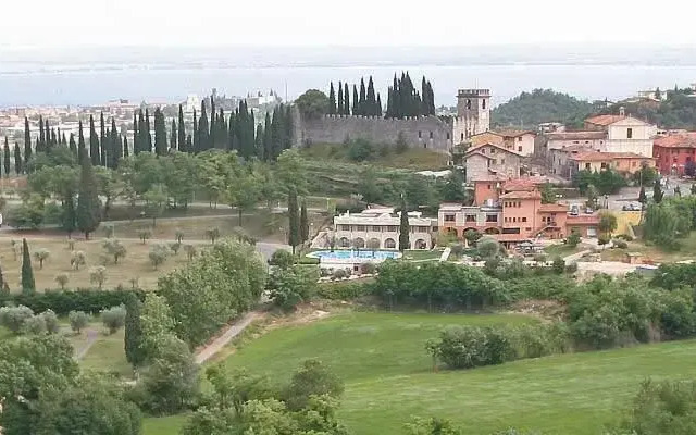 Mimosa Apartments
