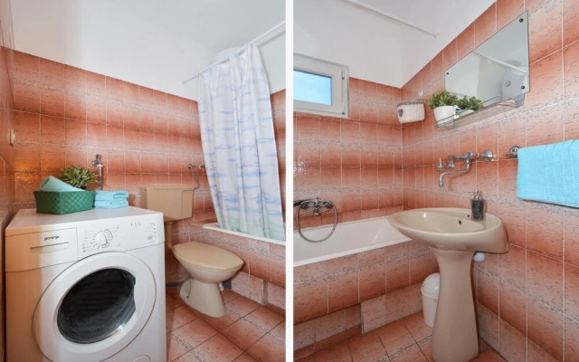 Paž - 28m From the Beach - A1