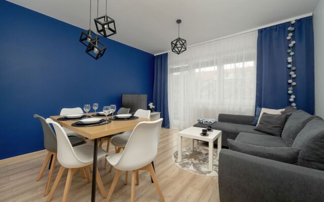 Klimasa White&blue Apartment by Renters