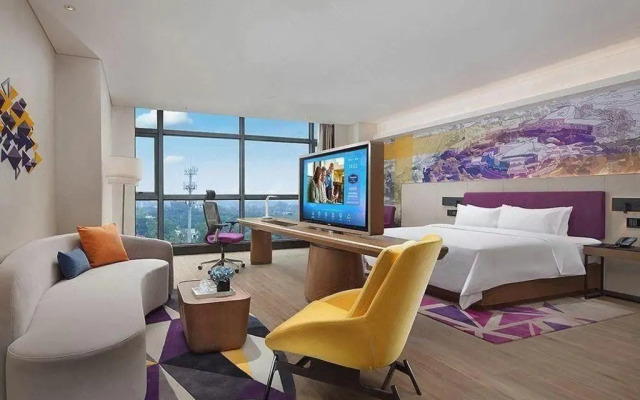 Hampton by Hilton Qionghai Railway Station