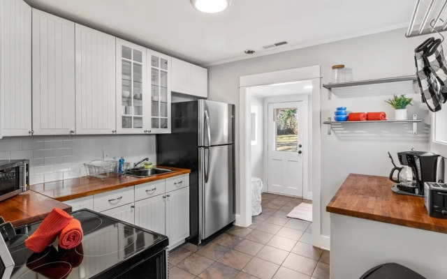 2 bedroom, Georgia Avenue