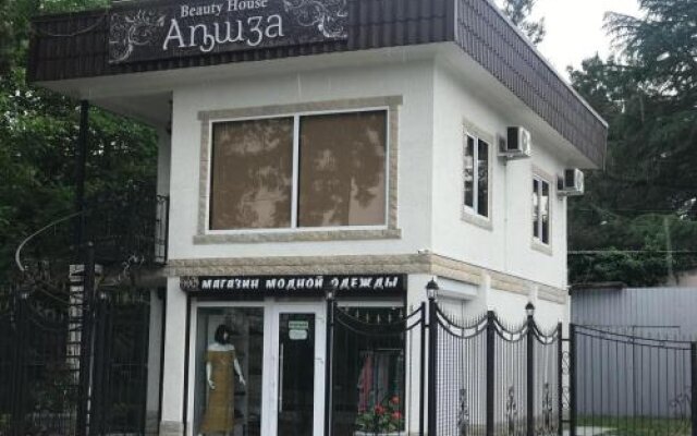 Apshza Guest House