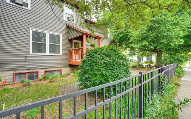 Walk to Bites & Whittier Park: Uptown Getaway!