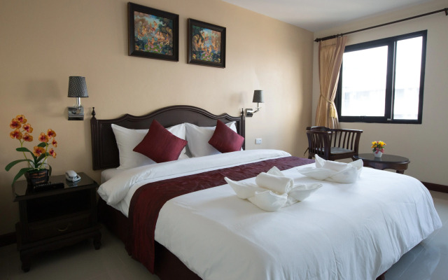 True Siam Rangnam Hotel