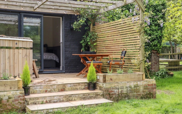 The Snug at Pickelden Farmhouse