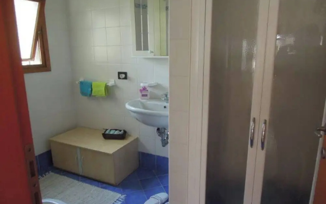 Homely one Bedroom Flat With Side sea View