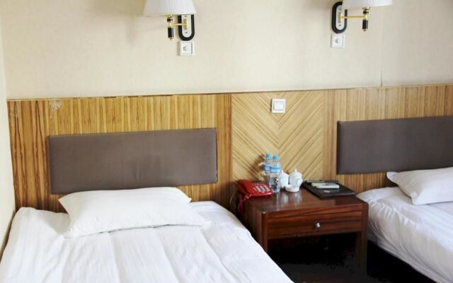 Yimin Business Hotel
