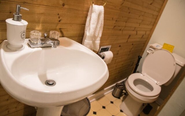 Madame Isabelle's House In New Orleans - Hostel