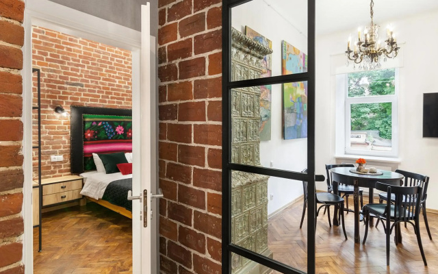 Gallery Art Apartment