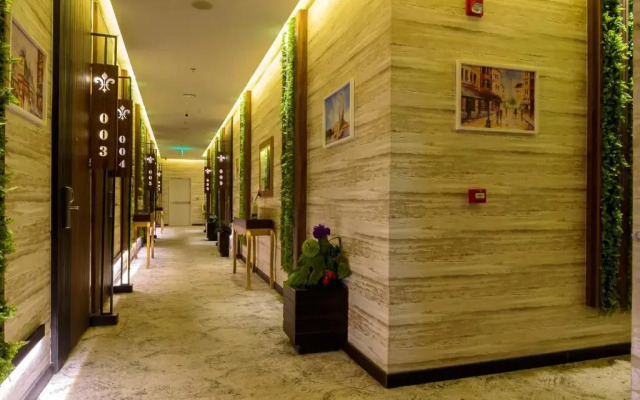 Royal Day Hotel