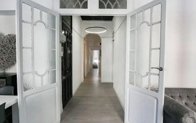 Remarkable 3 Bedroom Apartment in L'eixample
