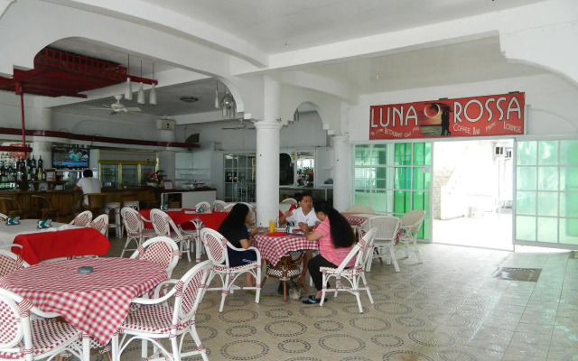 Alla Luna Rossa Beach Hotel