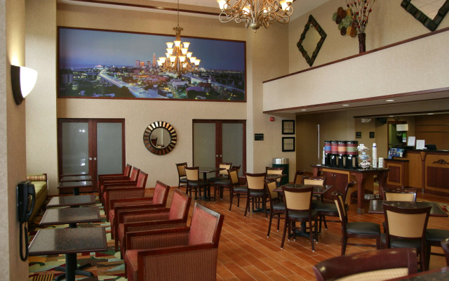 Hampton Inn & Suites Cleveland Mentor