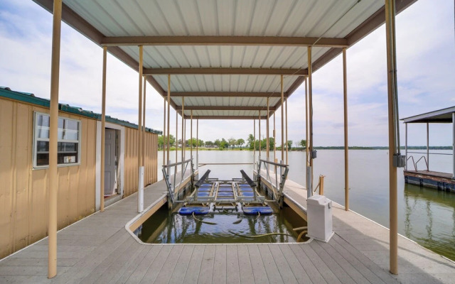 2 Boat Docks: Grand Lake Waterfront Home