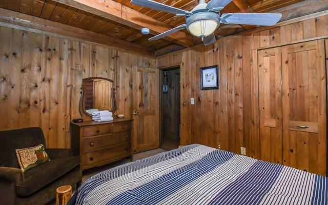 Four SKIsons 3 Bedroom House