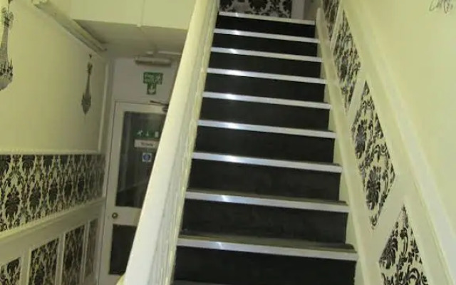 Paramount Hotel