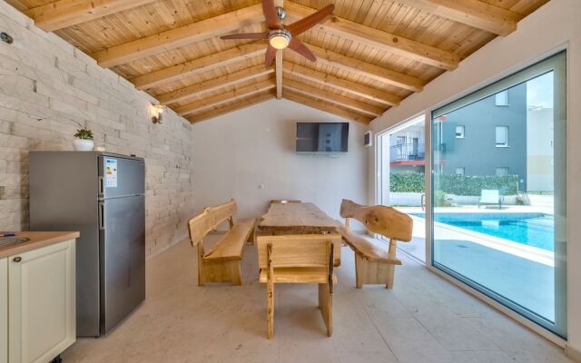 Apartments Maestral