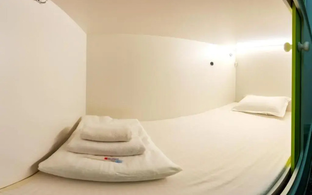 Hostel 689CapsuleHotel&Coffee