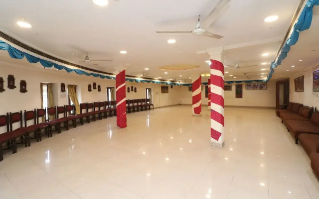 OYO 29826 Central Hotel
