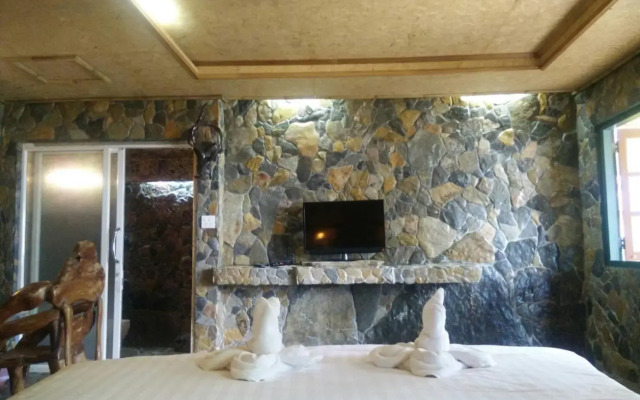 Needa Rock Resort