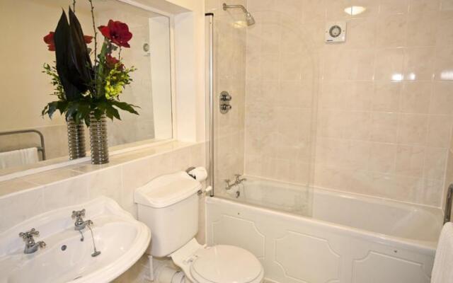 Best Western Llyndir Hall Hotel & Spa